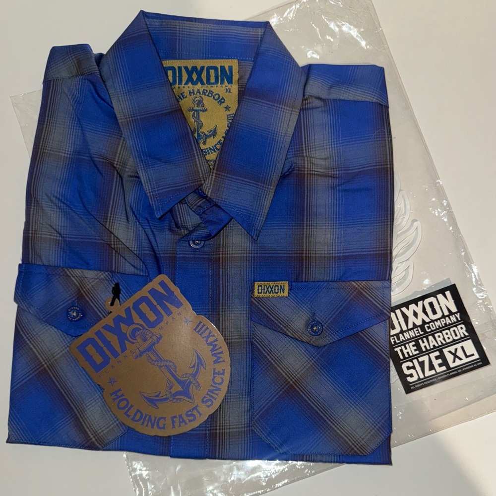 **NWT DIXXON THE HARBOR BAMBOO SHORT SLEEVE